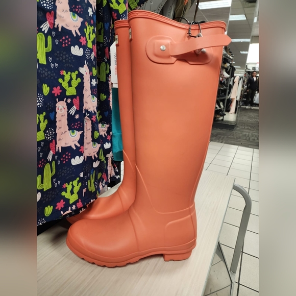 Hunter Boots - Picture 2 of 2